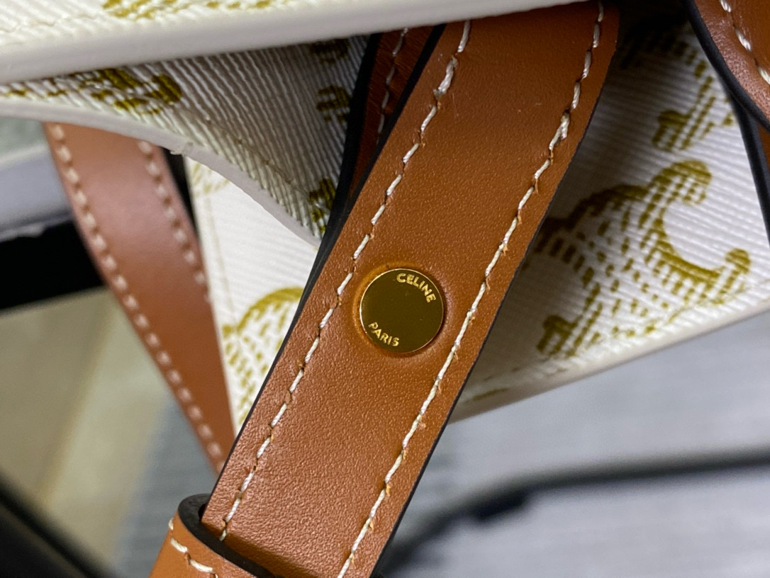 Celine 셀린느 트리옹프 패턴 스몰 토트백 9