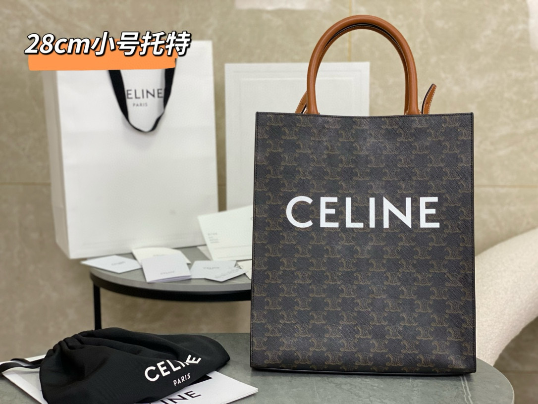 Celine 셀린느 트리옹프 패턴 스몰 토트백 1
