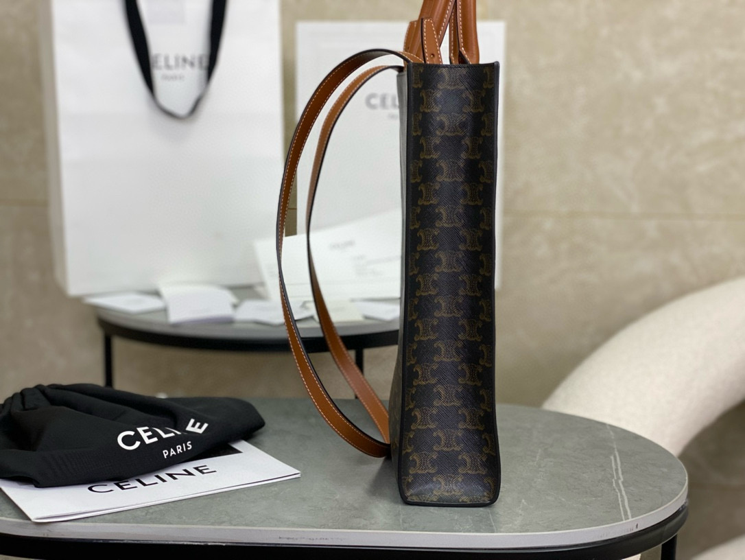 Celine 셀린느 트리옹프 패턴 스몰 토트백 4