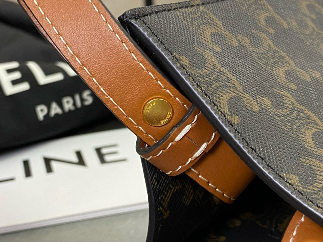 Celine 셀린느 트리옹프 패턴 스몰 토트백 9