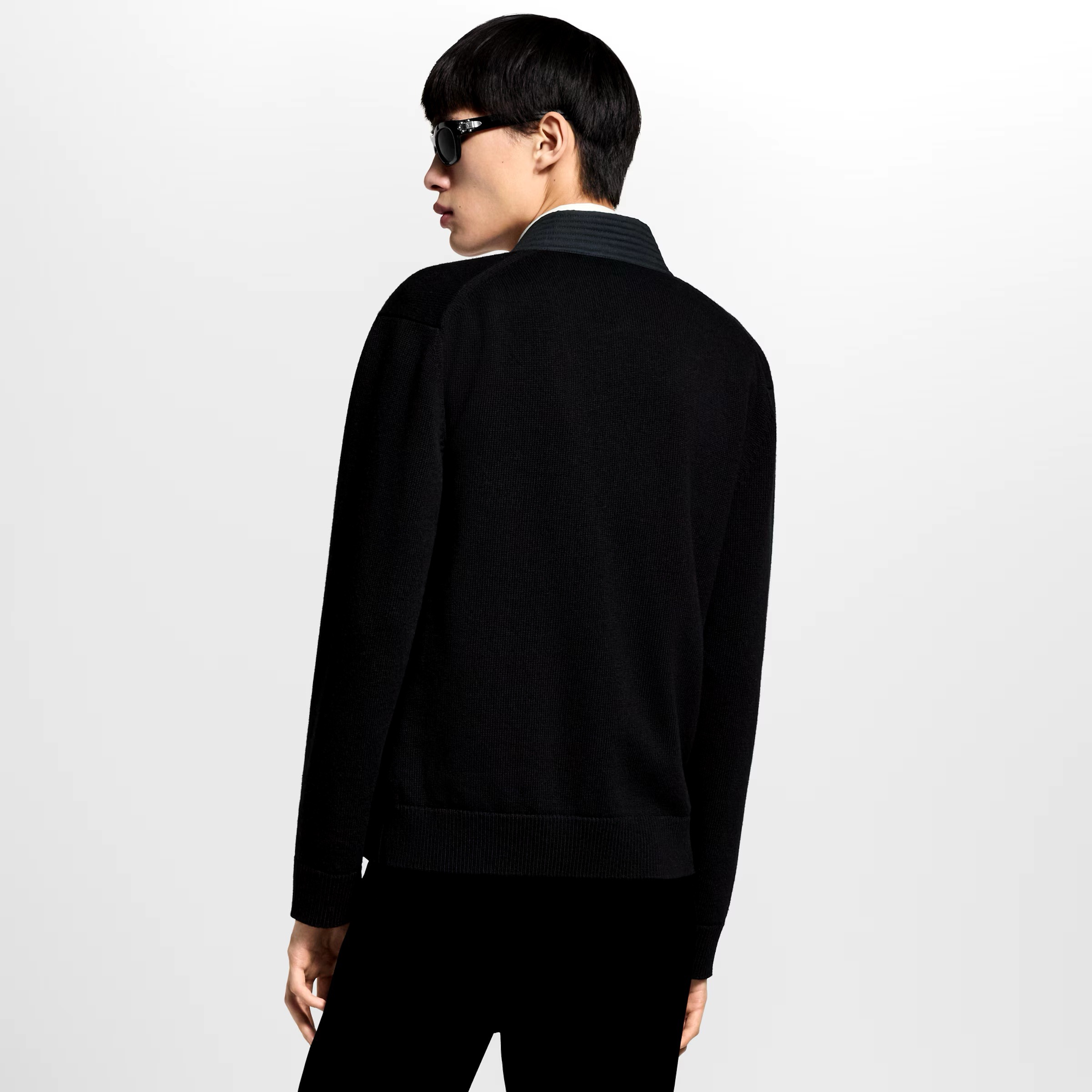 Louis Vuitton 루이비통 25FW 삼화 반사 로고 장식 브이넥 가디건 니트 2