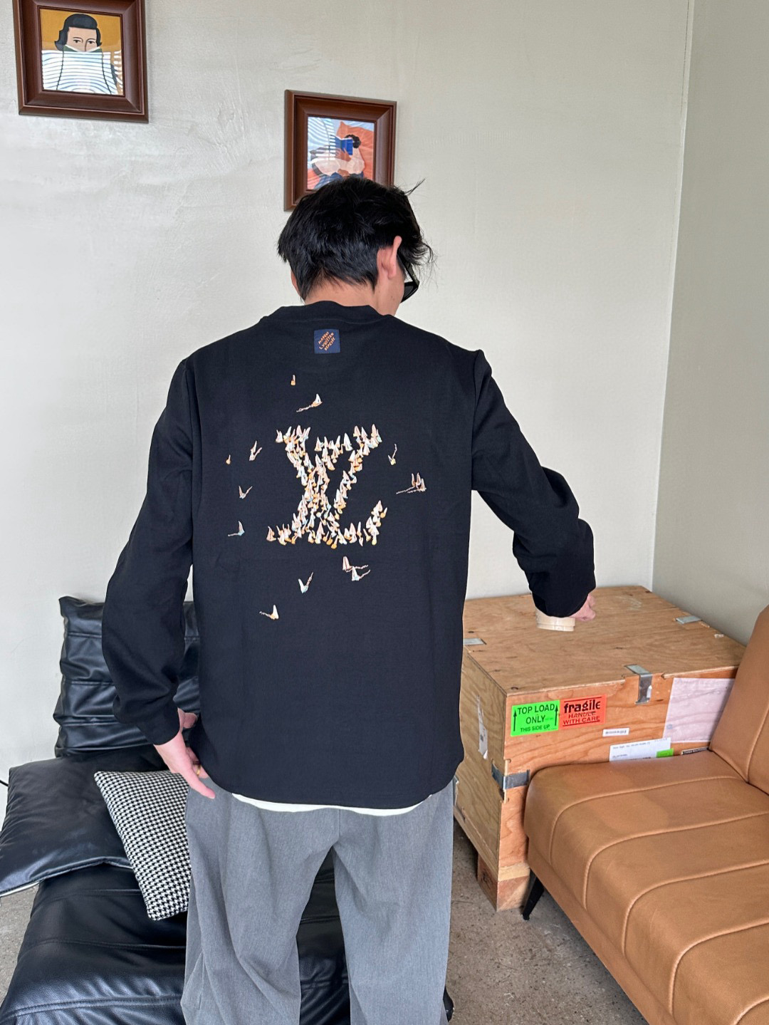 Louis Vuitton 루이비통 로고 자수 긴팔 티셔츠 6