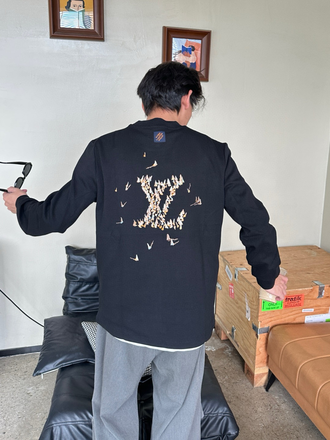 Louis Vuitton 루이비통 로고 자수 긴팔 티셔츠 8