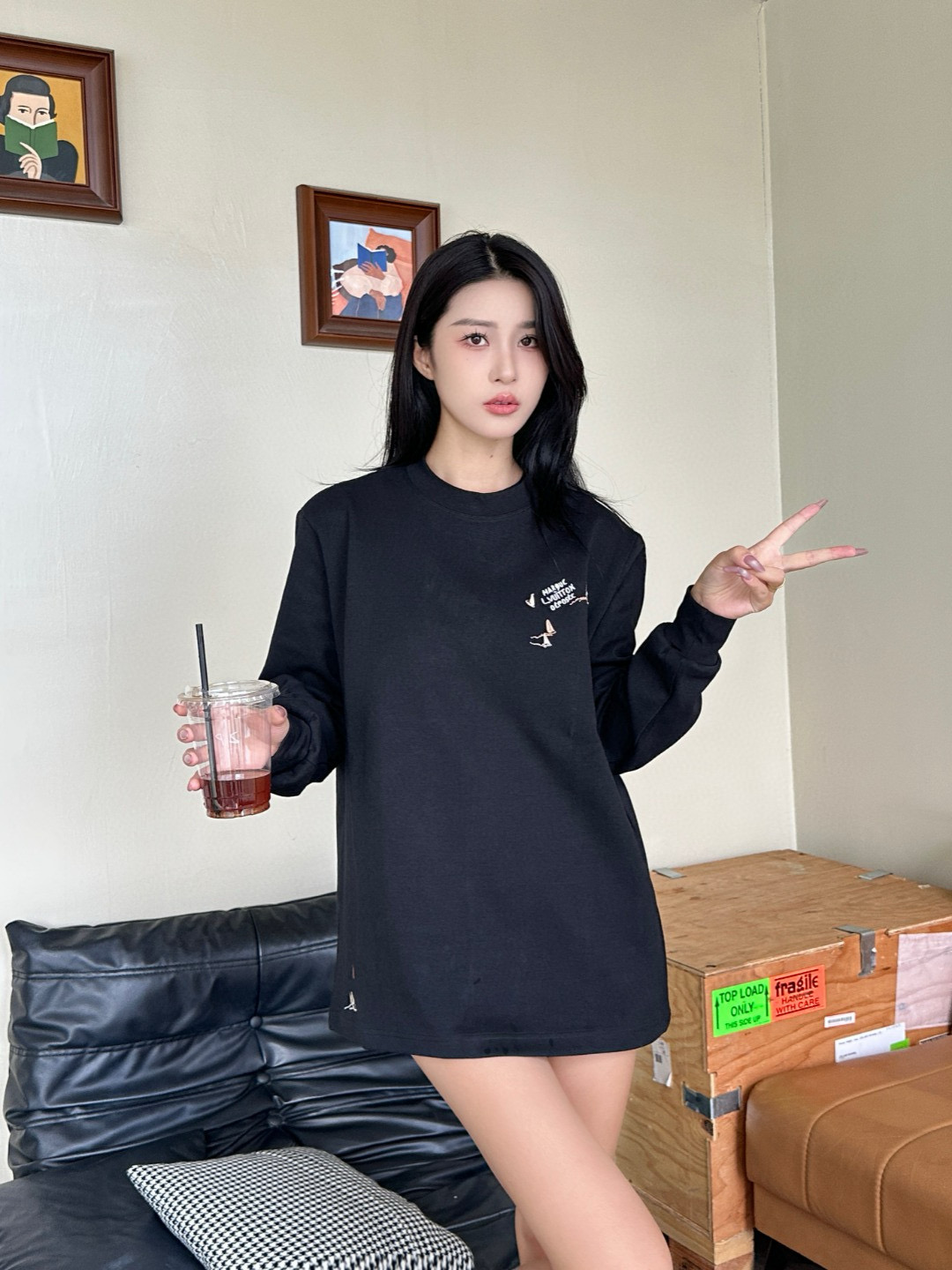 Louis Vuitton 루이비통 로고 자수 긴팔 티셔츠 9