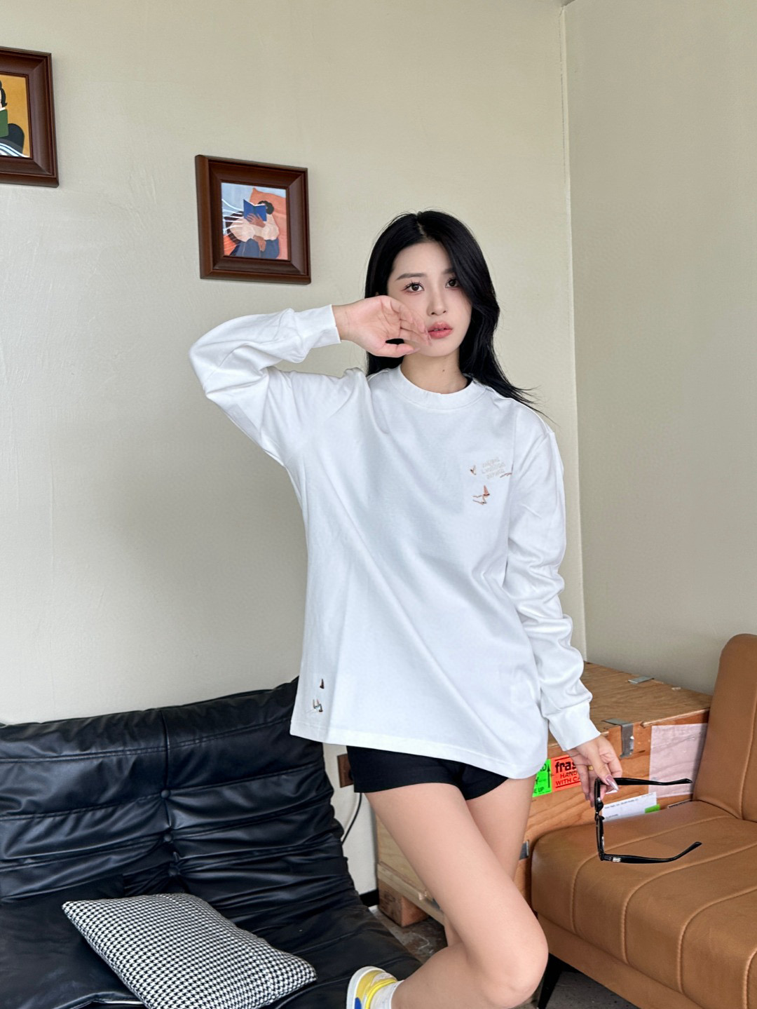 Louis Vuitton 루이비통 로고 자수 긴팔 티셔츠 5