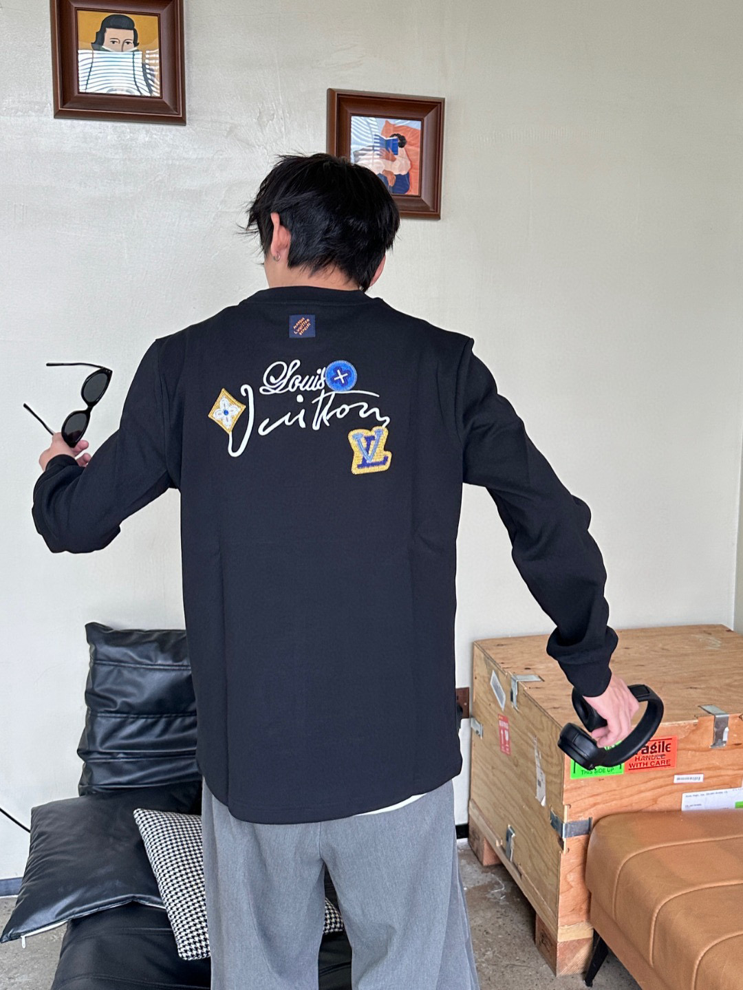 Louis Vuitton 루이비통 플라워 레터링 자수 긴팔 티셔츠 3