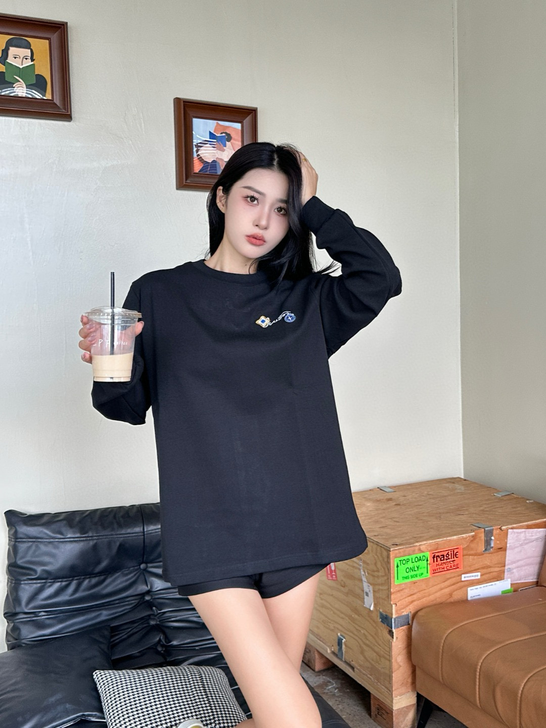 Louis Vuitton 루이비통 플라워 레터링 자수 긴팔 티셔츠 4