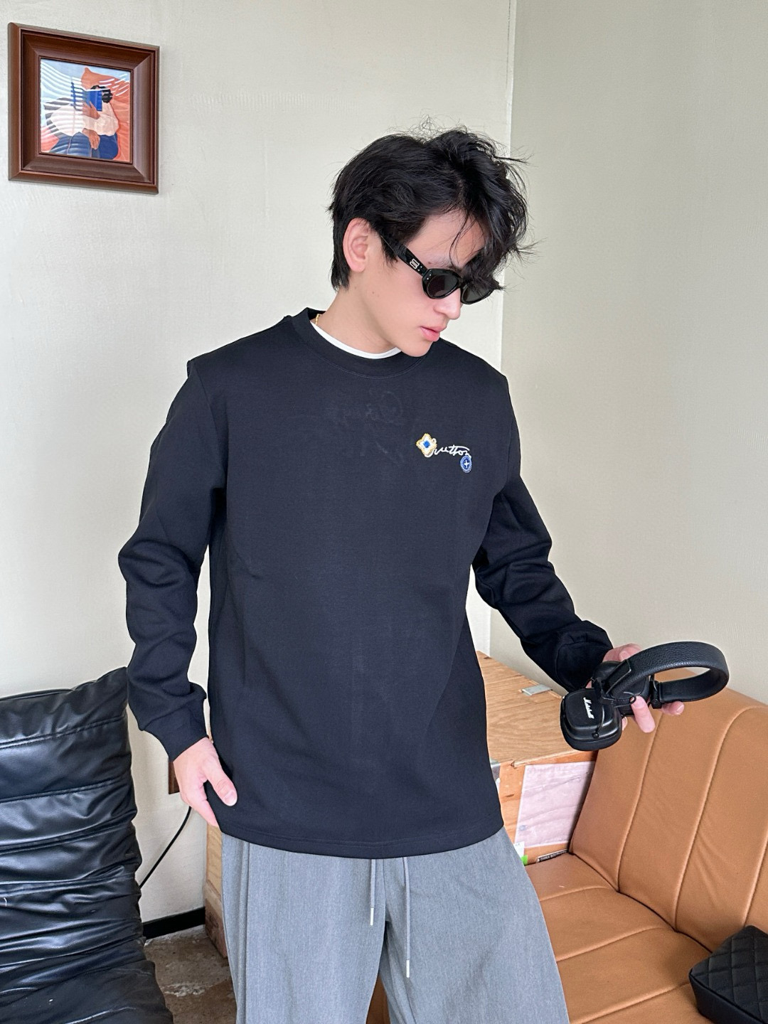 Louis Vuitton 루이비통 플라워 레터링 자수 긴팔 티셔츠 7