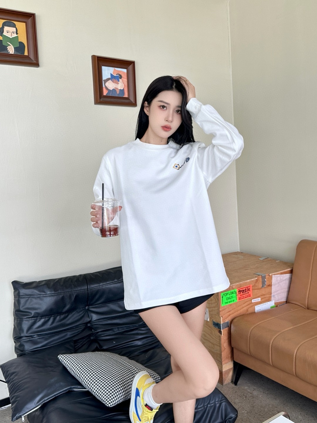 Louis Vuitton 루이비통 플라워 레터링 자수 긴팔 티셔츠 1