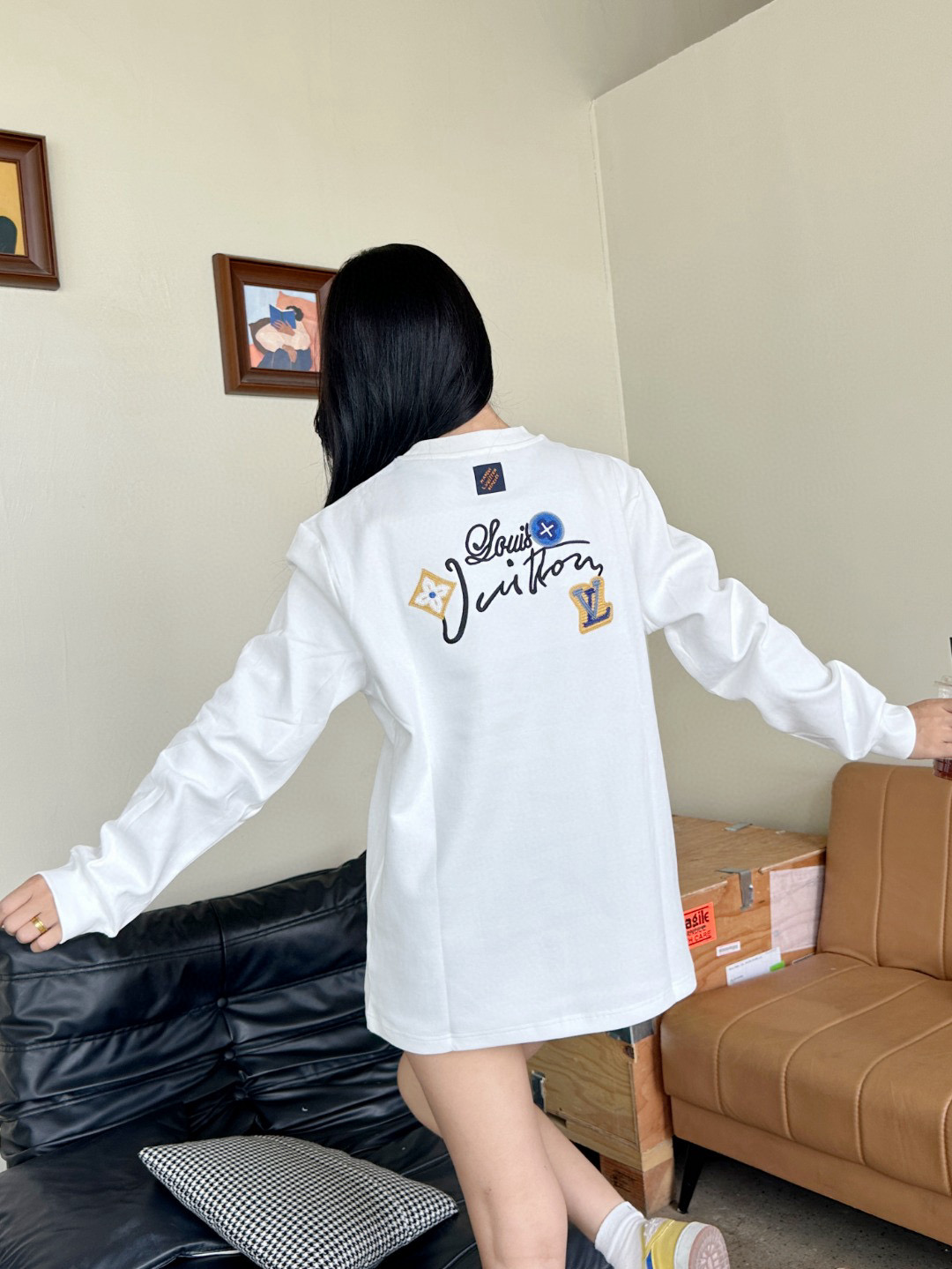 Louis Vuitton 루이비통 플라워 레터링 자수 긴팔 티셔츠 4