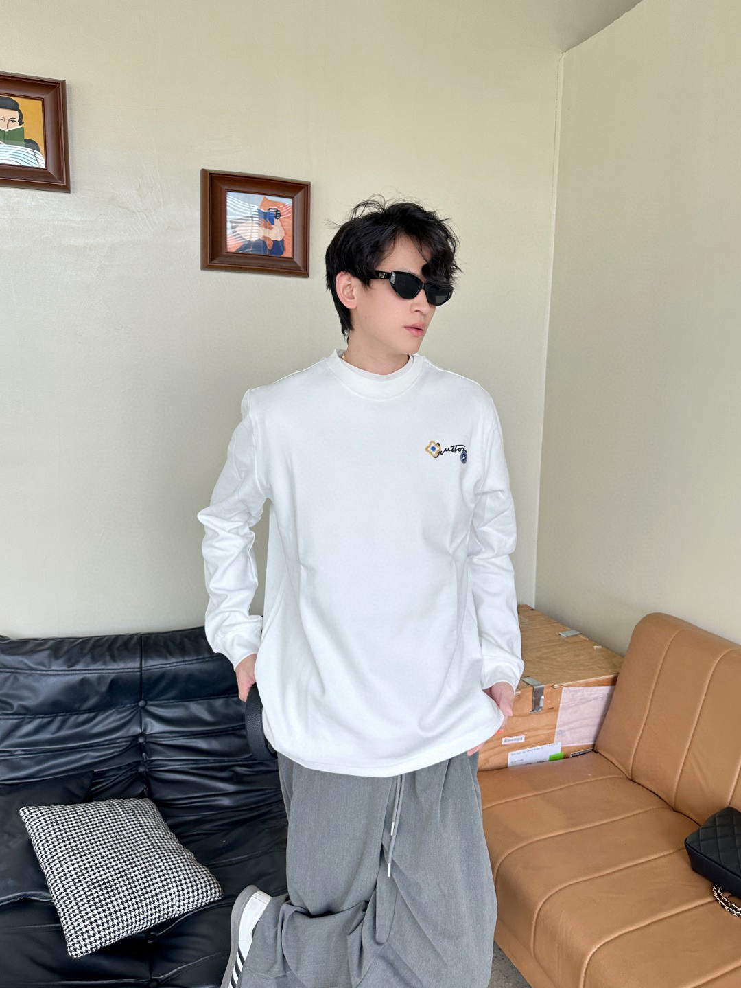 Louis Vuitton 루이비통 플라워 레터링 자수 긴팔 티셔츠 5