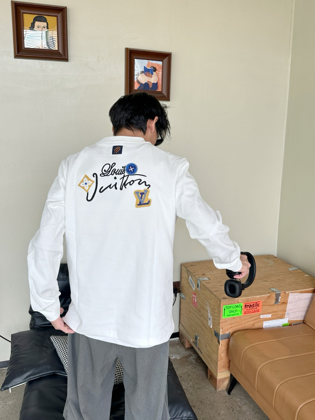 Louis Vuitton 루이비통 플라워 레터링 자수 긴팔 티셔츠 6