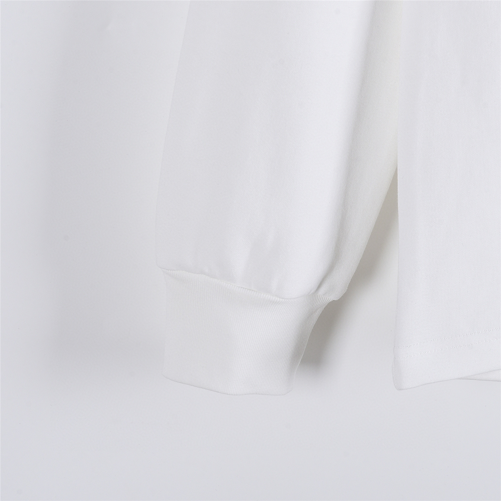 Louis Vuitton 루이비통 플라워 레터링 자수 긴팔 티셔츠 13