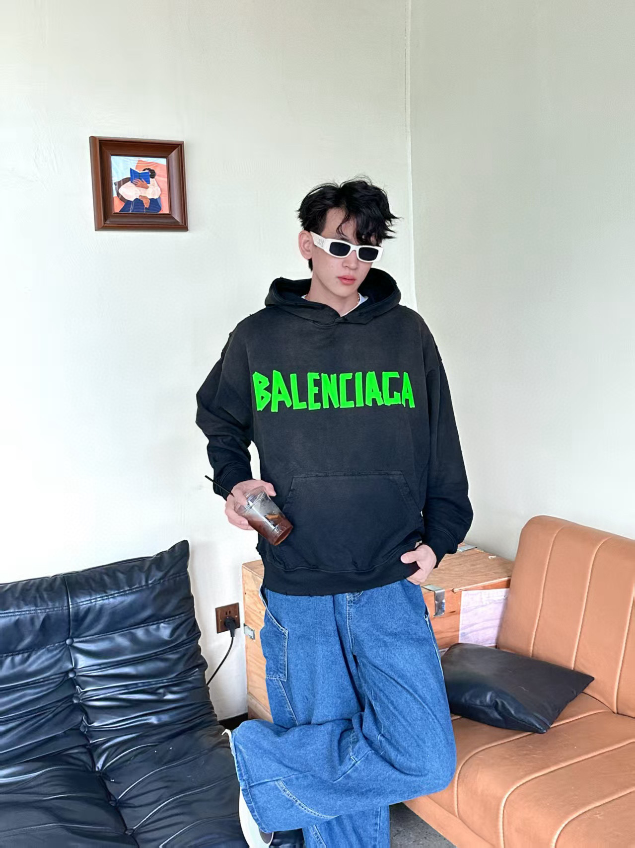 Balenciaga 발렌시아가 25FW 입체 고무 나염 워싱 디스트로이드 후드 티셔츠 2