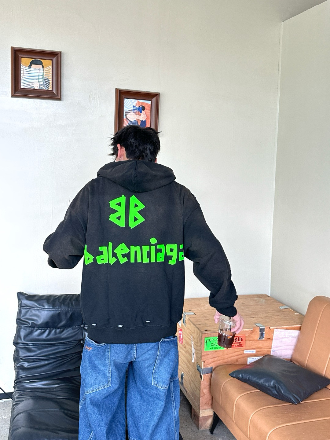 Balenciaga 발렌시아가 25FW 입체 고무 나염 워싱 디스트로이드 후드 티셔츠 5