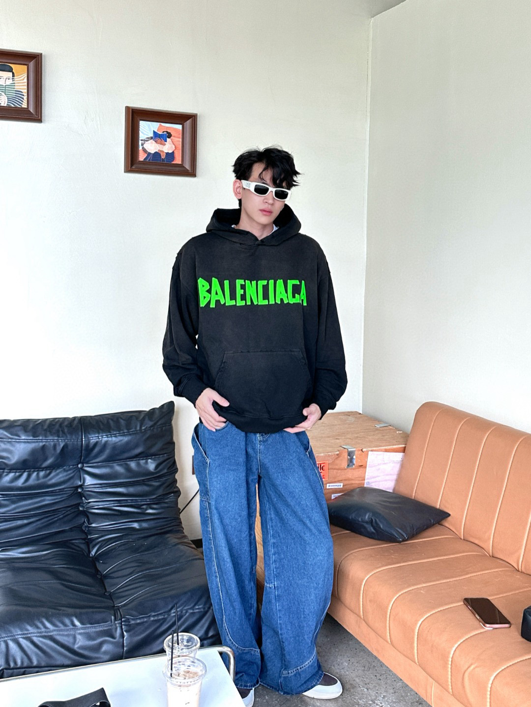 Balenciaga 발렌시아가 25FW 입체 고무 나염 워싱 디스트로이드 후드 티셔츠 6