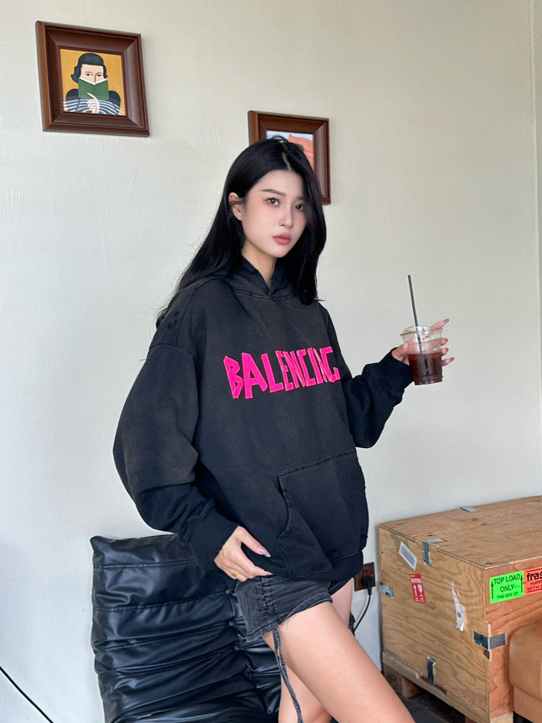 Balenciaga 발렌시아가 25FW 입체 고무 나염 워싱 디스트로이드 후드 티셔츠 6