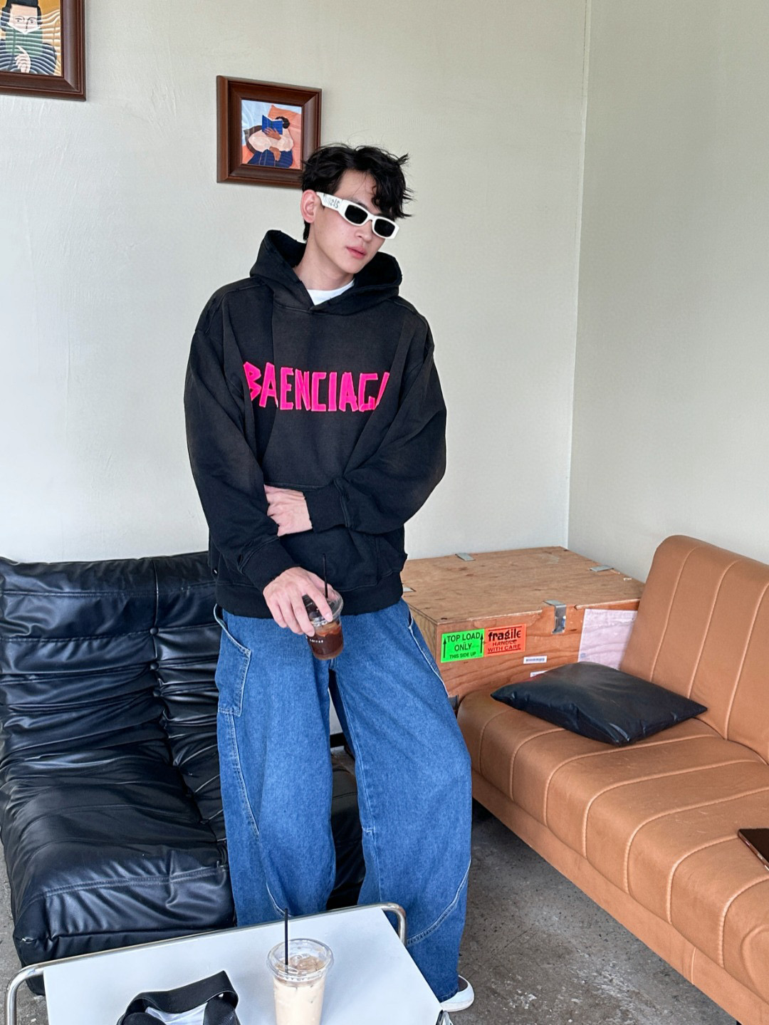 Balenciaga 발렌시아가 25FW 입체 고무 나염 워싱 디스트로이드 후드 티셔츠 7