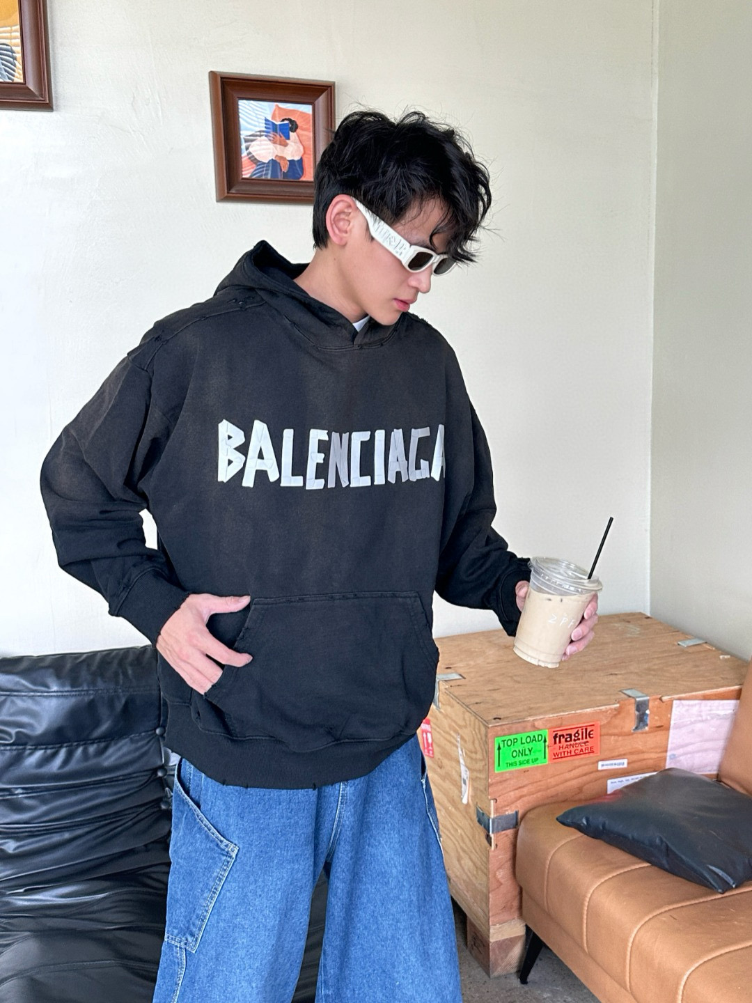 Balenciaga 발렌시아가 25FW 입체 고무 나염 워싱 디스트로이드 후드 티셔츠 7