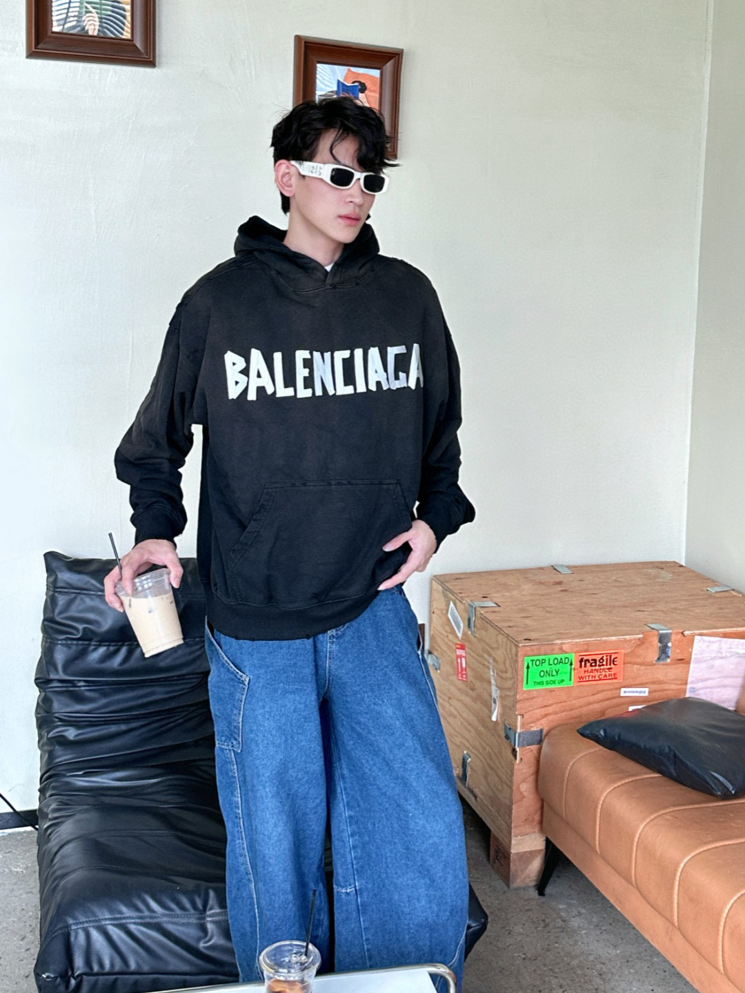 Balenciaga 발렌시아가 25FW 입체 고무 나염 워싱 디스트로이드 후드 티셔츠 9