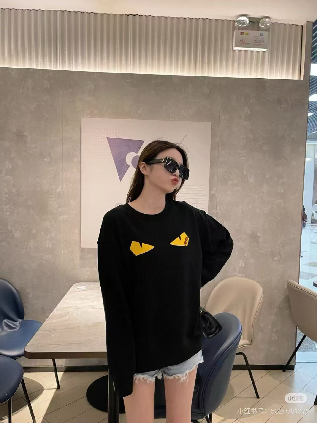 Fendi 펜디 악마의눈 몬스터 라운드넥 맨투맨 3