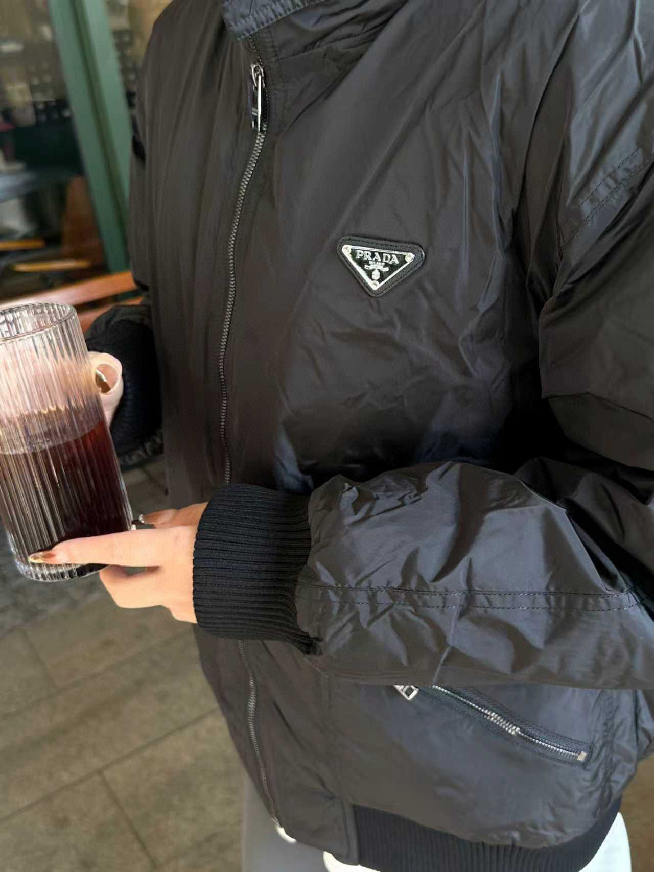 Prada 프라다 하단 플랩 포켓 경량 패딩 점퍼 2