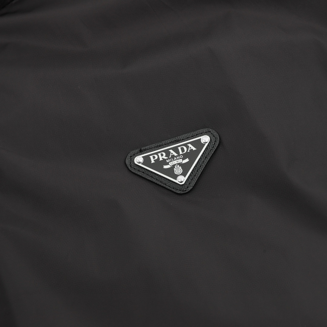 Prada 프라다 하단 플랩 포켓 경량 패딩 점퍼 14
