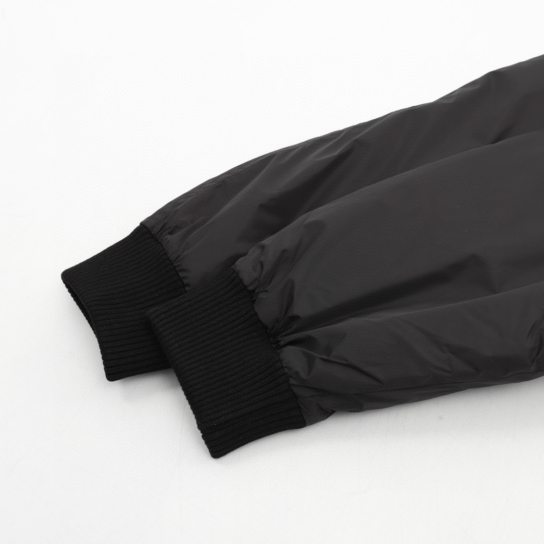 Prada 프라다 하단 플랩 포켓 경량 패딩 점퍼 17