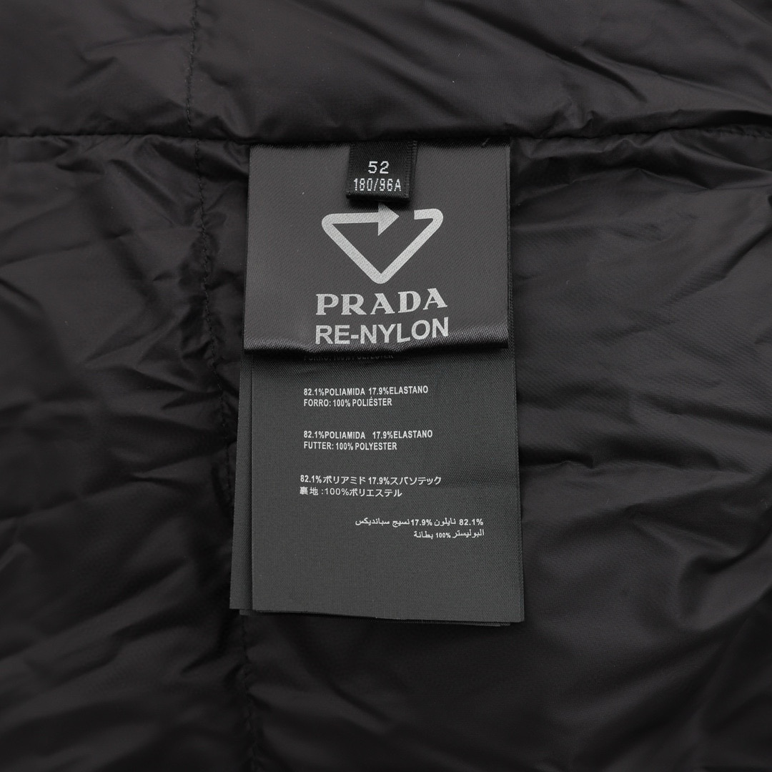 Prada 프라다 하단 플랩 포켓 경량 패딩 점퍼 19