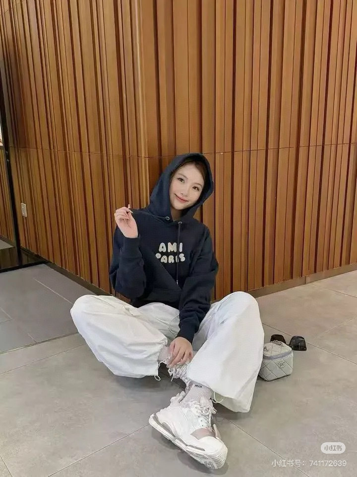 Ami 아미 25SS 자수 로고 후드 티셔츠 3