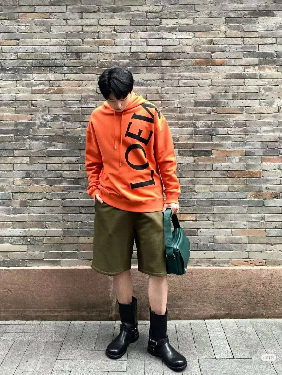 Loewe 로에베 로고 크로스 레터링 후드 티셔츠 15