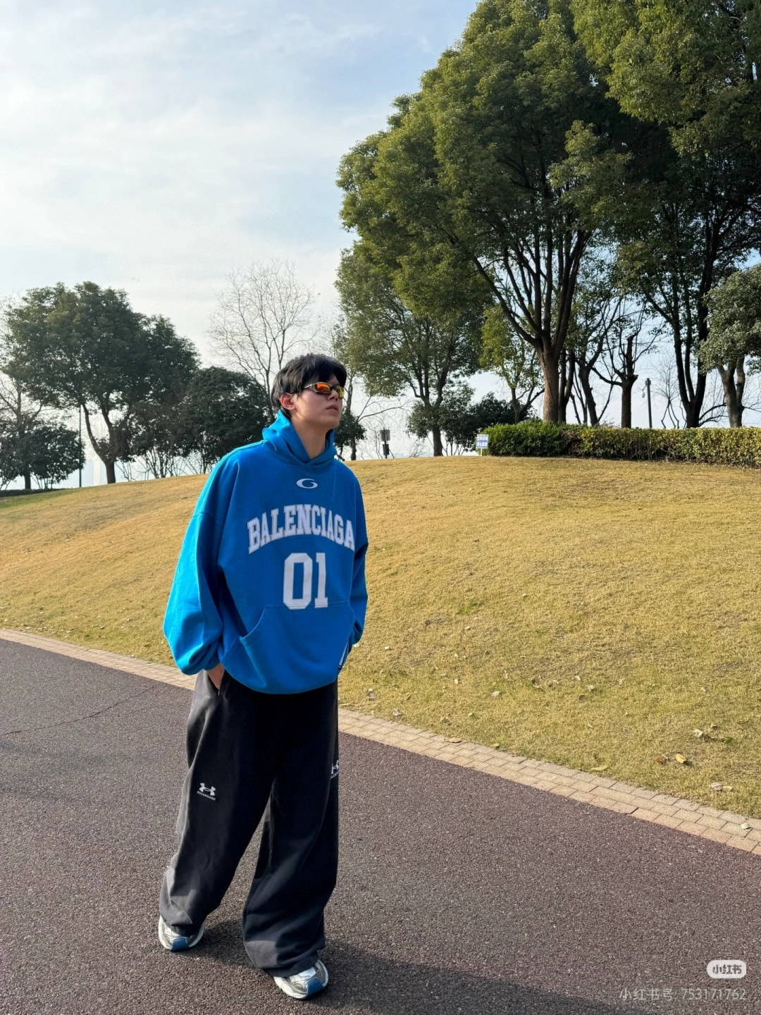 Balenciaga 발렌시아가 01 자수 후드 티셔츠 4