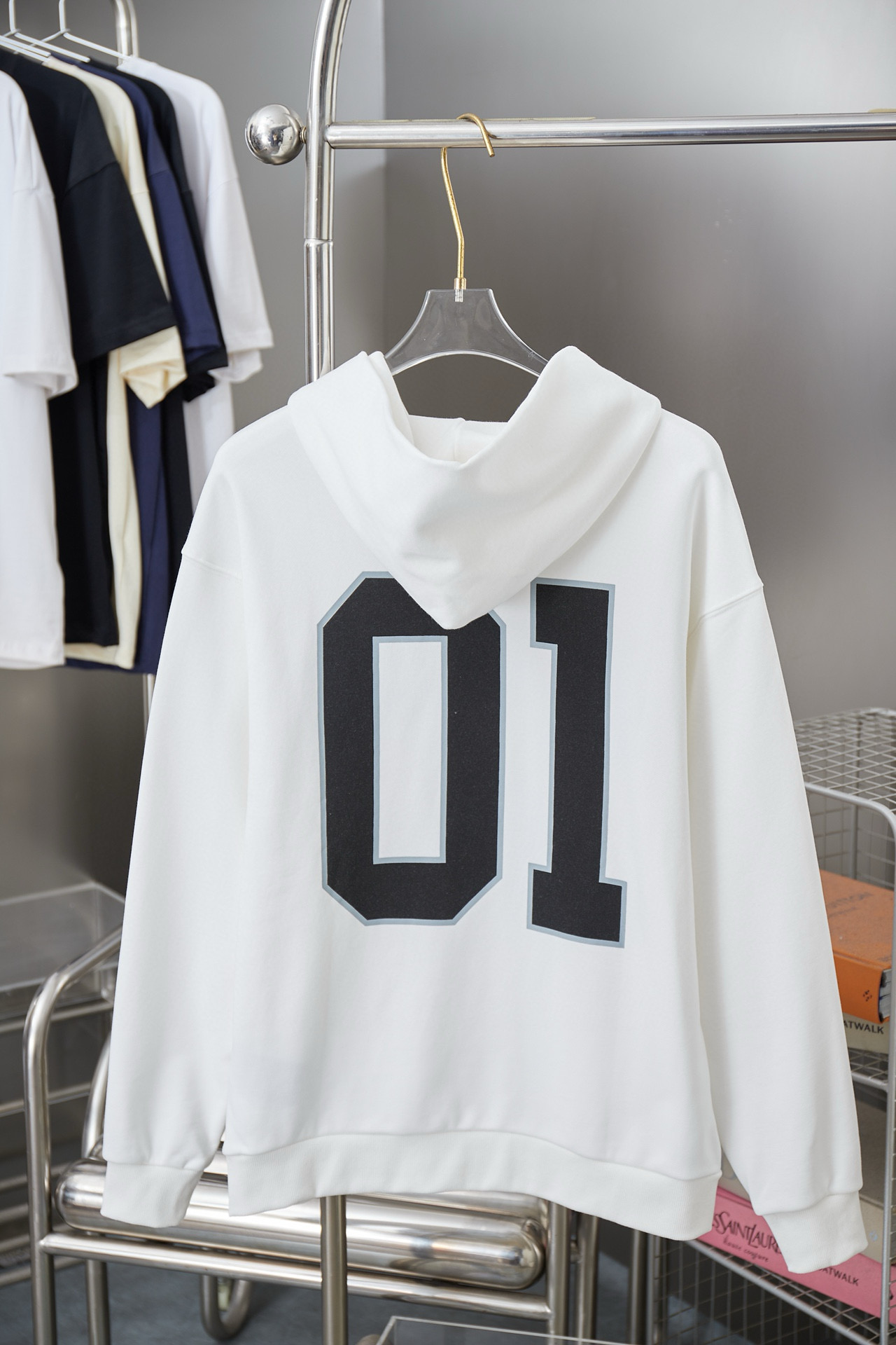 Balenciaga 발렌시아가 01 자수 후드 티셔츠 2