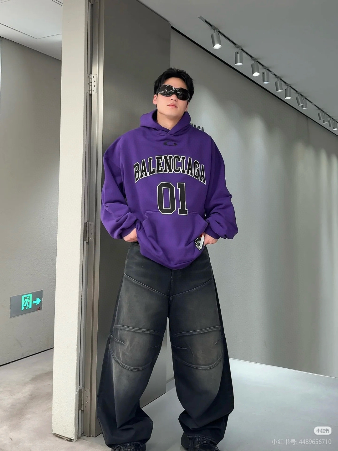 Balenciaga 발렌시아가 01 자수 후드 티셔츠 4