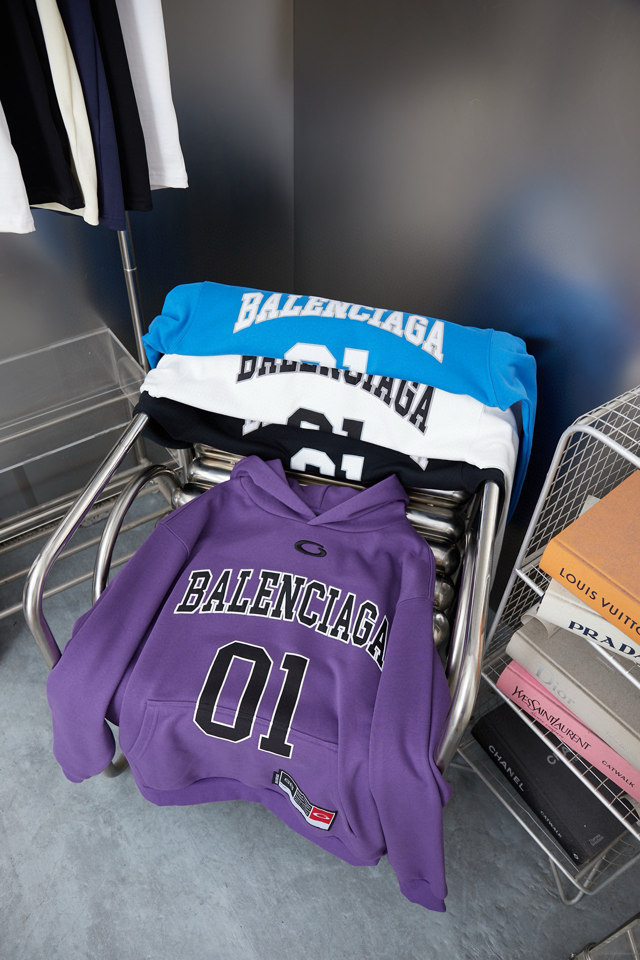 Balenciaga 발렌시아가 01 자수 후드 티셔츠 15