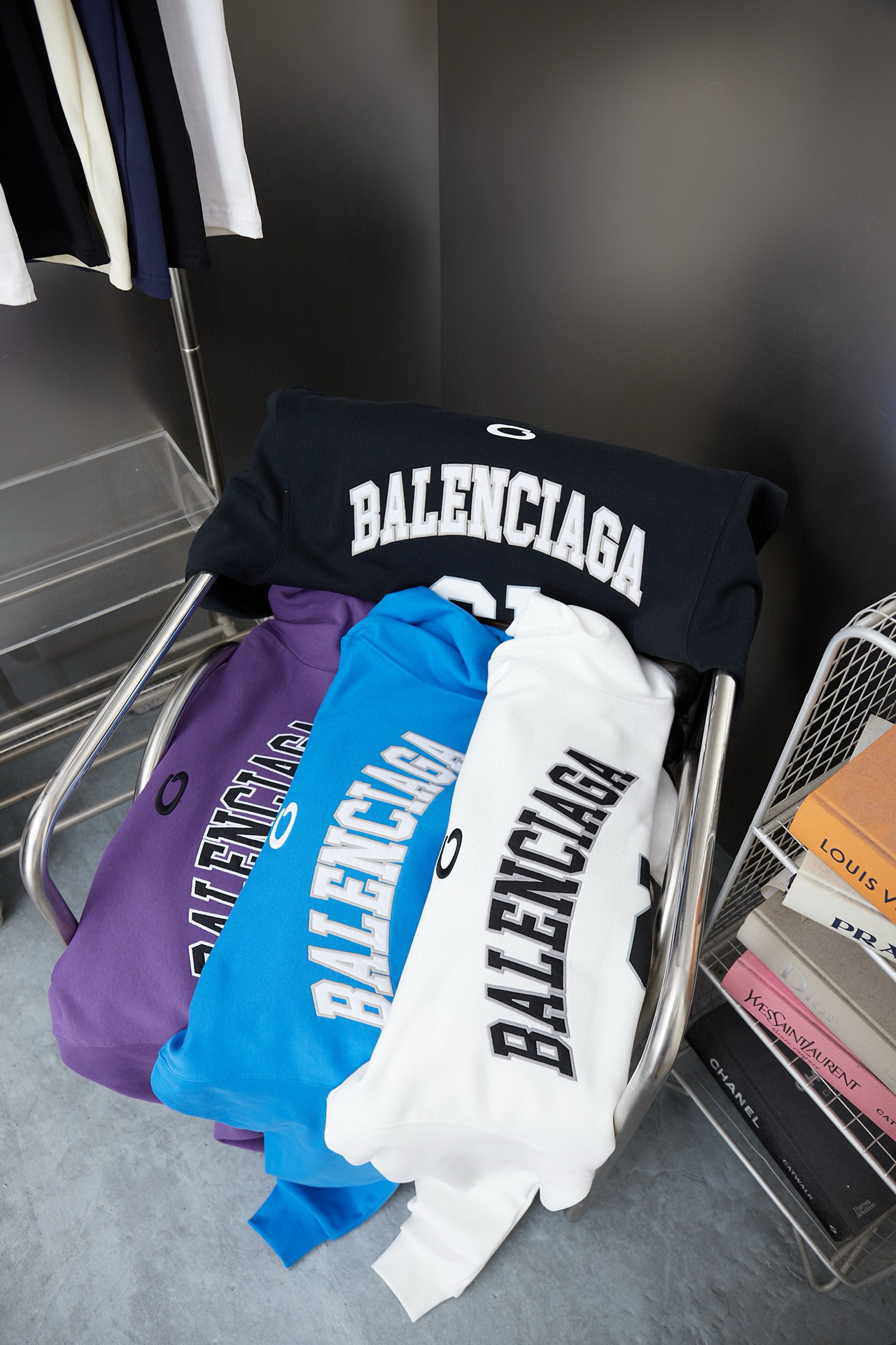 Balenciaga 발렌시아가 01 자수 후드 티셔츠 16