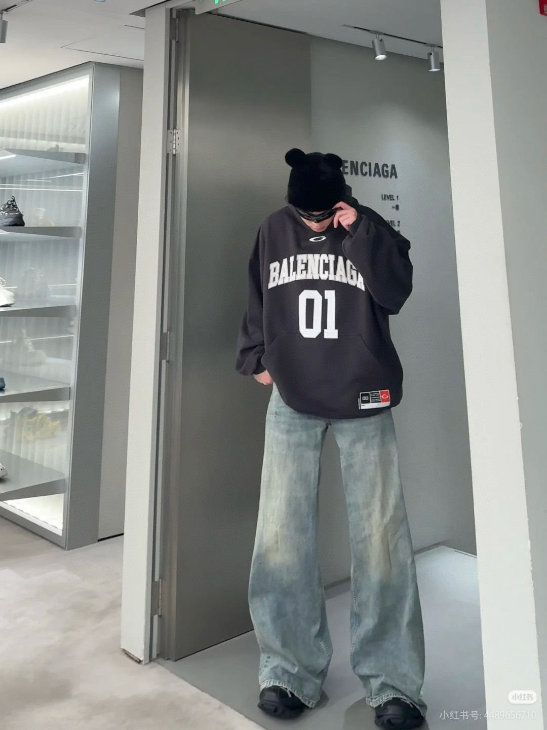 Balenciaga 발렌시아가 01 자수 후드 티셔츠 2