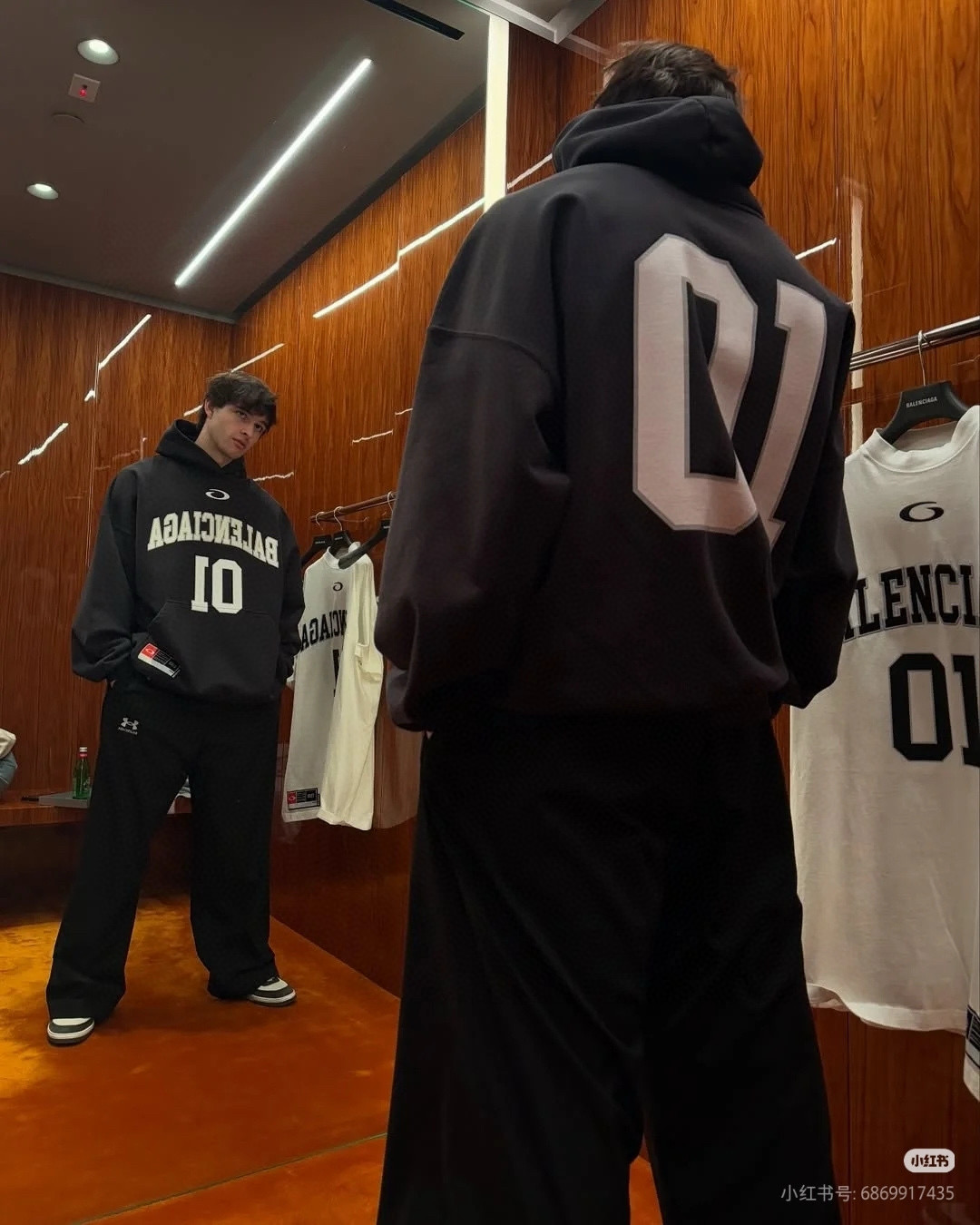 Balenciaga 발렌시아가 01 자수 후드 티셔츠 9