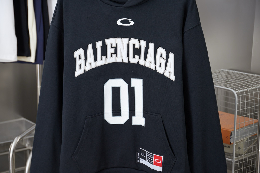 Balenciaga 발렌시아가 01 자수 후드 티셔츠 13