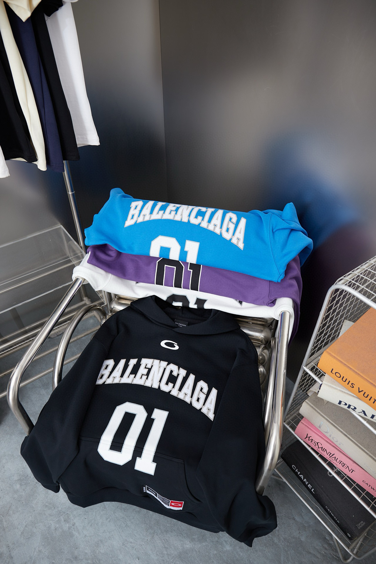 Balenciaga 발렌시아가 01 자수 후드 티셔츠 17