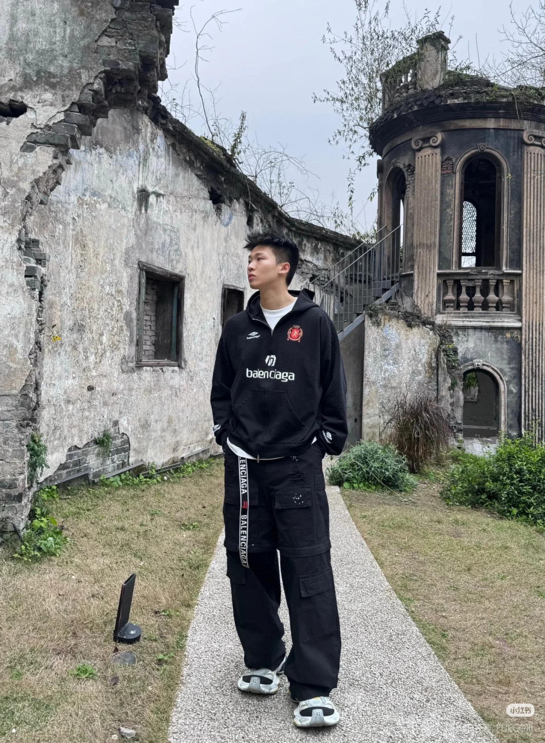 Balenciaga 발렌시아가 엠블럼 로고 집업 후드티 2