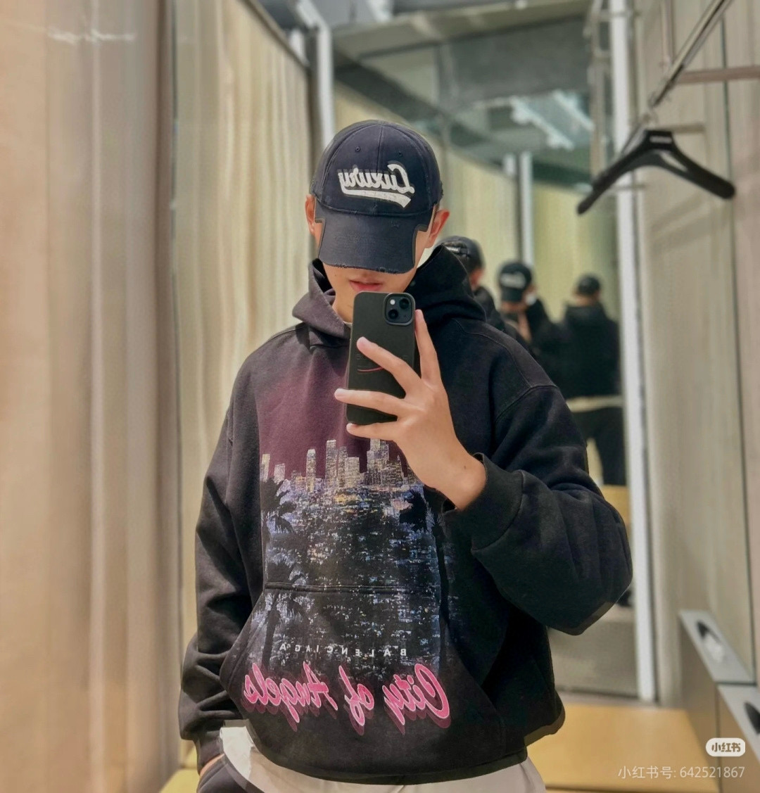 Balenciaga 발렌시아가 시티 오브 엔젤스 야경 프린트 후드티 1