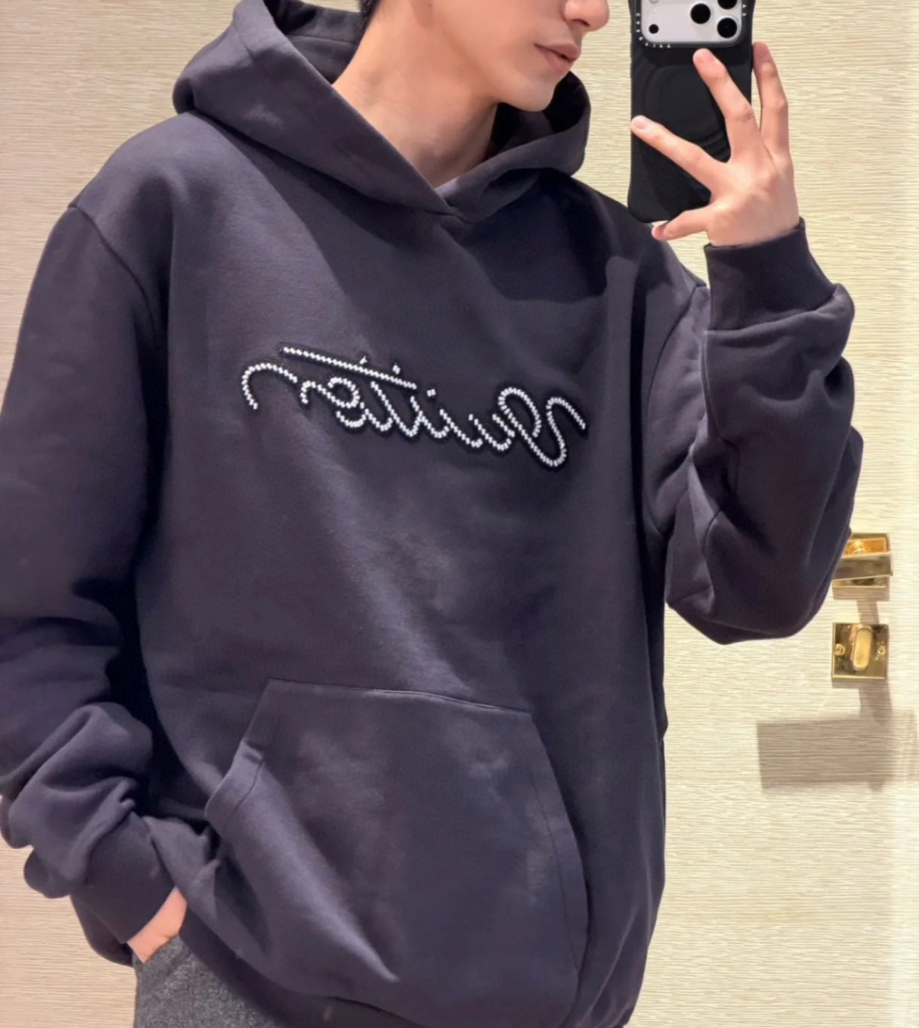 Louis Vuitton 루이비통 루이 비통 진주 장식 로고 후드 티셔츠 2