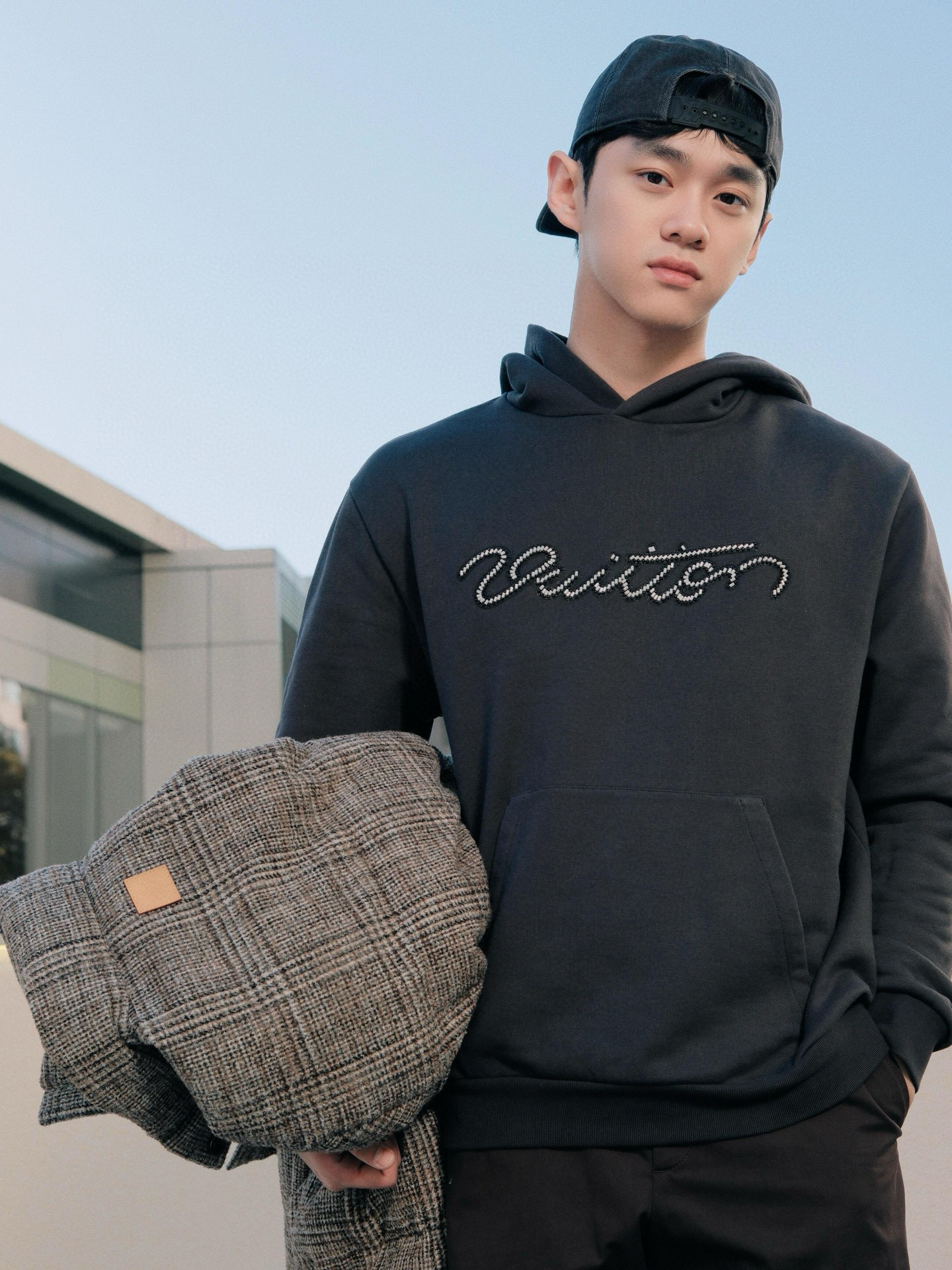 Louis Vuitton 루이비통 루이 비통 진주 장식 로고 후드 티셔츠 8