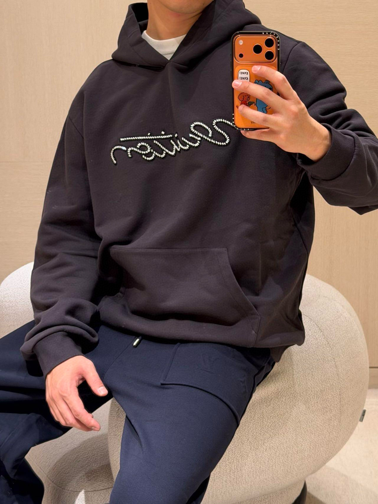 Louis Vuitton 루이비통 루이 비통 진주 장식 로고 후드 티셔츠 9