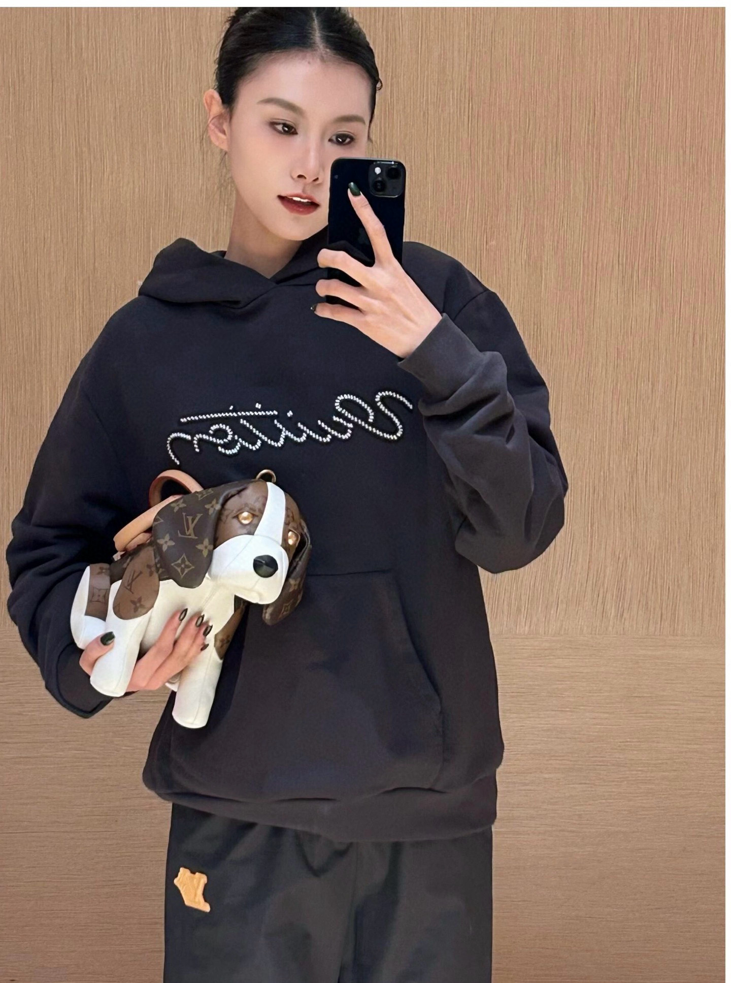 Louis Vuitton 루이비통 루이 비통 진주 장식 로고 후드 티셔츠 16