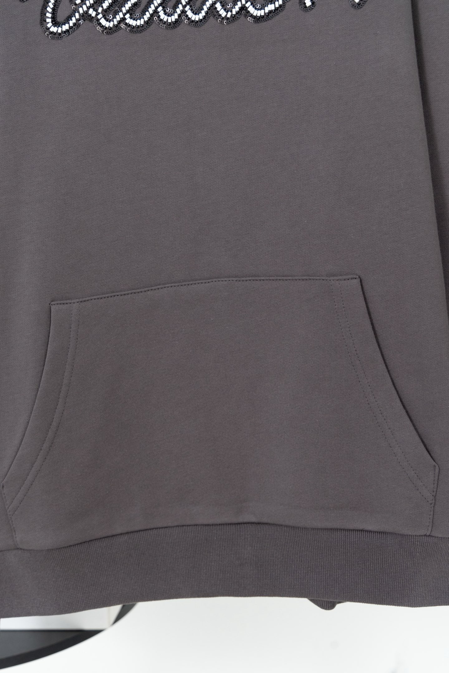 Louis Vuitton 루이비통 루이 비통 진주 장식 로고 후드 티셔츠 24