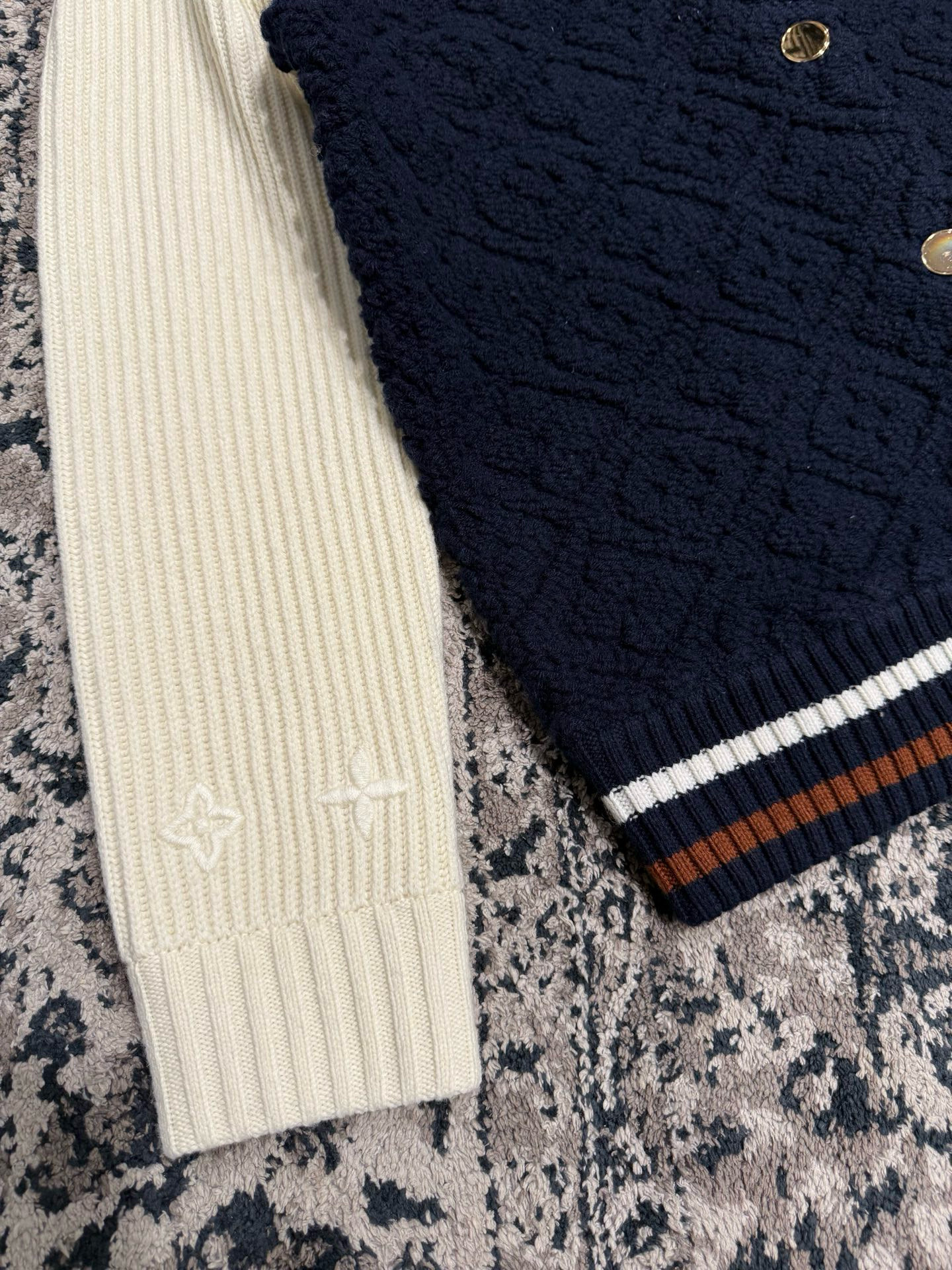 Louis Vuitton 루이비통 루이 비통 모노그램 니트 바시티 가디건 12