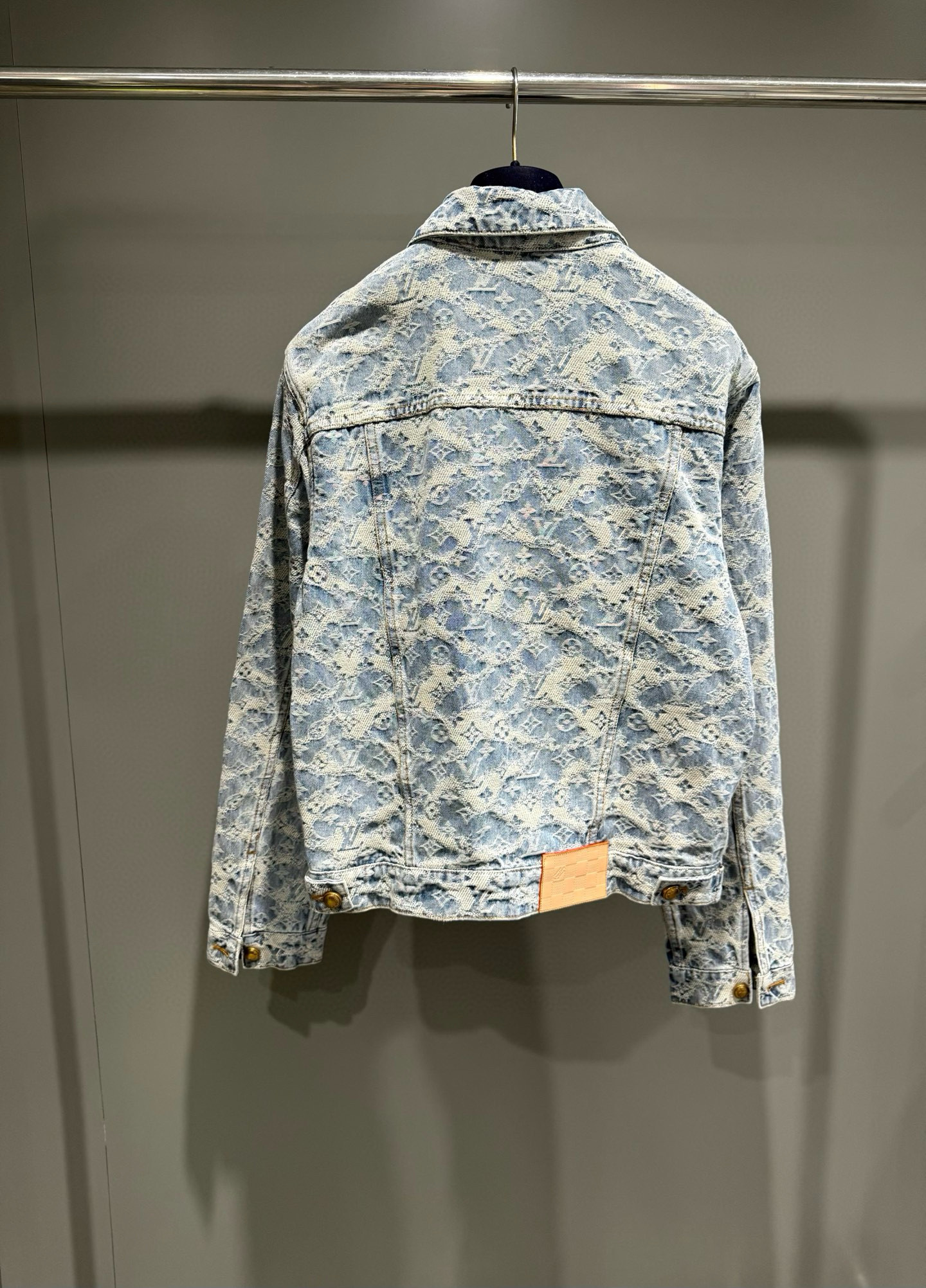 Louis Vuitton 루이비통 루이 비통 포기 모노그램 데님 트러커 재킷 13