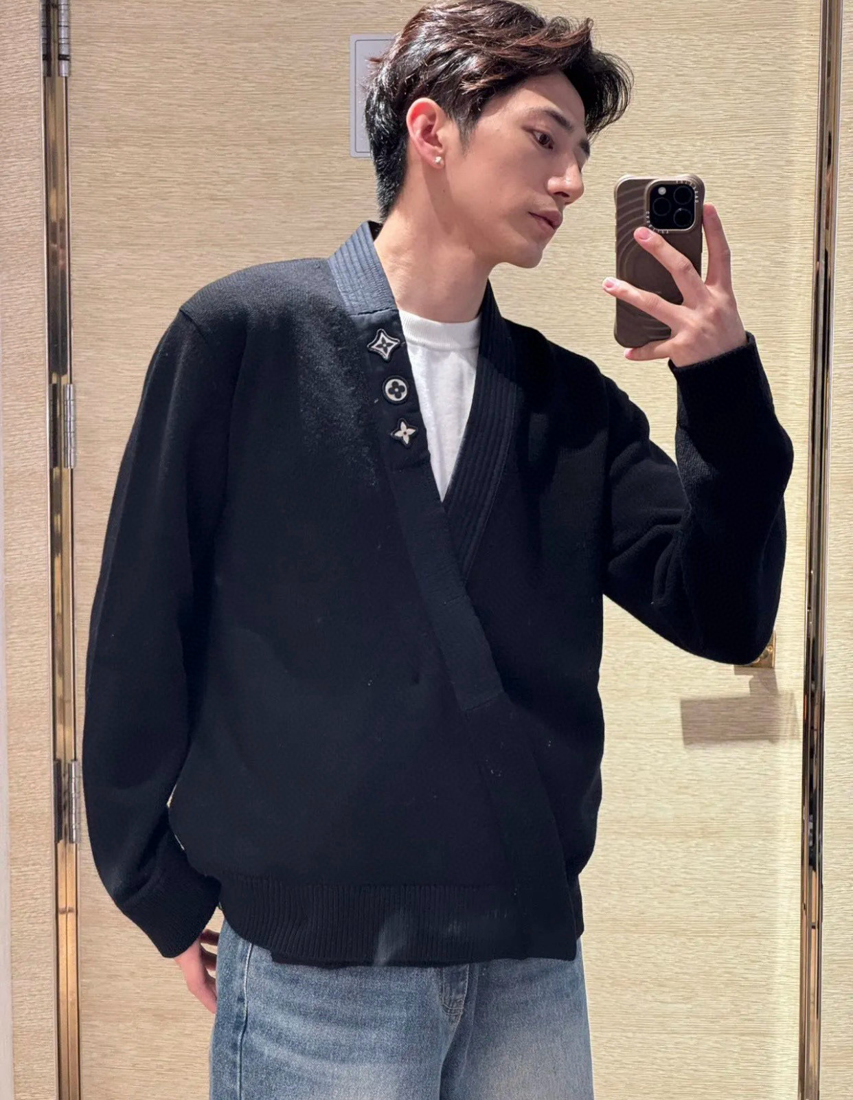 Louis Vuitton 루이비통 루이 비통 무지 브이넥 랩 가디건 3